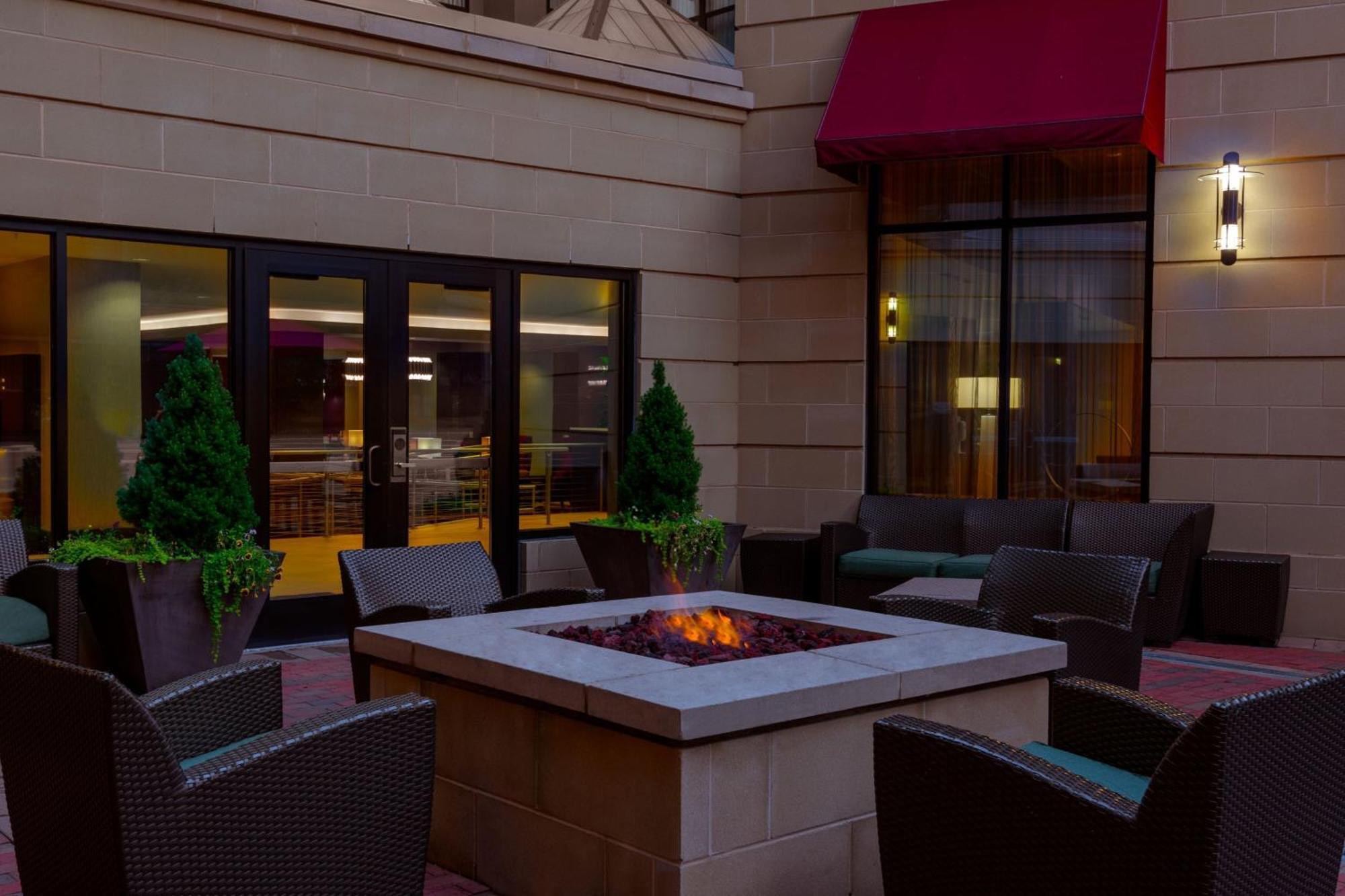 Residence Inn By Marriott Charlottesville Downtown Exteriör bild